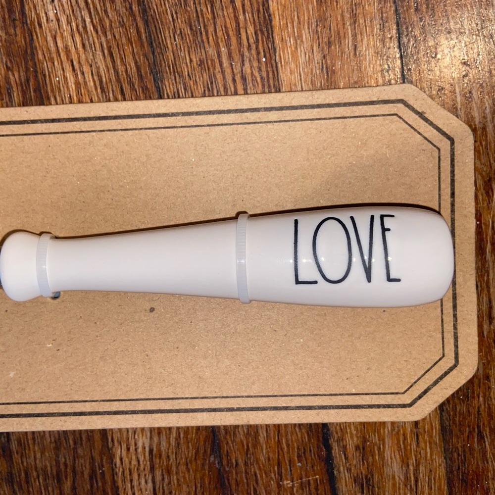 Rae Dunn Wedding Cake Server LOVE - Picture 2 of 6